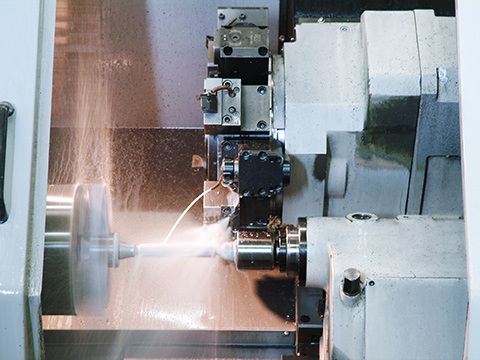 Lavorazione su tornio CNC